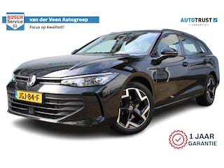 Volkswagen Passat Variant 1.5 eTSI 150 pk | Incl. 12 maanden Garantie | Stoel/stuur verwarming | Achteruitrijcamera | Adaptive cruise controle | Dodehoekdetectie | Parkeersensoren V+A | Navigatie | Apple CarPlay/Android Auto | Draadloze telefoonlader | Climate controle | Lane assist | Keyless start | LED Koplampen | 18 Inch LMV | Schakelmogelijkheid aan stuurwiel |