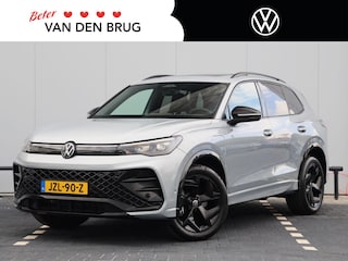 Volkswagen Tiguan 1.5 eHybrid R-Line Edition 272PK DSG | Black style | Navi via App-connect | Trekhaak | Panoramadak | 2000kg trekgewicht | Camera | Elektrische achterklep |