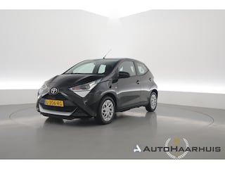 Toyota Aygo 1.0 VVT-i x-play | Rijklaar! | Apple CarPlay & Android Auto | All Season | Airco | DAB | Camera