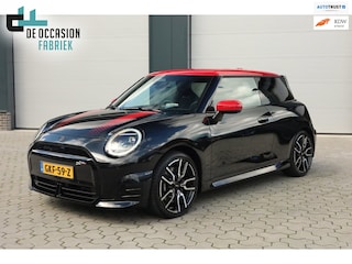 Mini Mini 3-Deurs Cooper SE John Cooper Works M 54.2 kWh pano Navi Camera