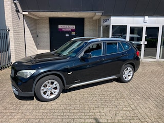 BMW X1 SDrive18i Executive / CLIMATE / NAVI / CRUISE / ALU VELGEN / TREKHAAK / EURO-5