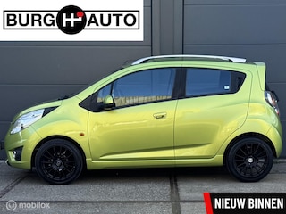 Chevrolet Spark 1.2 16V LT - APK TM 08-07-2027 - LM VELGEN - PARKEERSENSOREN - EL. RAMEN + SPIEGELS - RADIO/CD - CPV - MISTLAMPEN - STUURBEKRACHTIGING - DAKRAILS - NL AUTO - NAP -