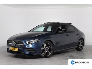 Mercedes-Benz A-klasse 180 Business Solution AMG | Open Dak | Trekhaak | Sfeerverlichting | Sportstoelen | Camera | Clima | Navi | Stoelverwarming | LED | DAB | Lichtmetalen Velgen | Parkeersensoren V+A