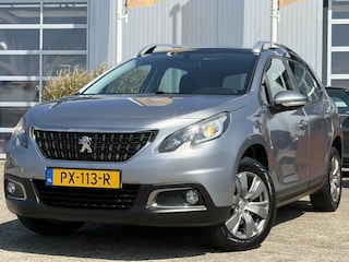 Peugeot 2008 1.2 PureTech Blue Lion 110pk | Apple Carplay/Android Auto | Cruise control | Dab | Navigatiesysteem full map | Panoramadak | Trekhaak | Zeer nette auto!