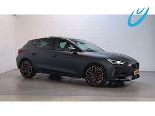 Cupra Leon 1.4 e-Hybrid 245pk VZ Business Sfeerverlichting Panoramadak LED Stoelverwarming