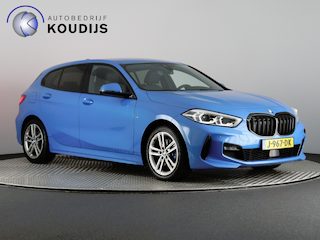 BMW 118i High Executive M-Sport (NL-Auto / Virtual Display / Cruise / Carplay / Sfeerverlichting / Navi)