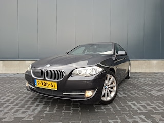 BMW 523i High Executive | 6 cilinder | Schuif/kanteldak | Trekhaak | Lederen bekleding