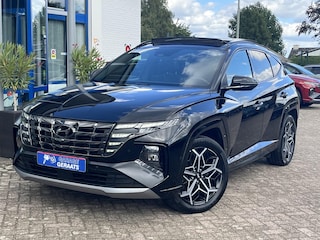 Hyundai Tucson 1.6 T-GDI PHEV N Line Sky 4WD | Schuifdak, Stoelventilatie, Elektr. Stoelen, 360 Camera, Half alcantara/leder, 19 inch, Full option!