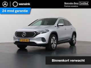 Mercedes-Benz EQA 250 Business Solution Luxury 67 kWh | Achteruitrijcamera | Extra getint glas | Sfeerverlichting | Stoelverwarming |