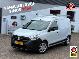 Dacia Dokker Van 1.5 dCi 75pk Ambiance/ Imperiaal/ Trekhaak/ Airco/ Vloer + wandplaten/ Navigatie/ Bluetooth/ 1 Eigenaar/ NAP