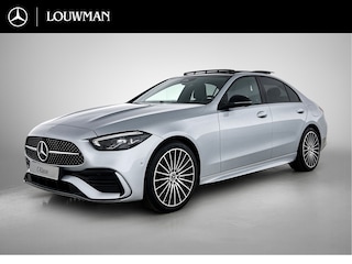 Mercedes-Benz C-klasse 300 e 140 Years Edition | Comfortpakket Plus | Nightpakket | Winterpakket | Parkeerpakket met 360°-camera | Panoramaschuifdak | 360° camera | DISTRONIC | GUARD 360° Plus | 19" multispaaks lichtmetalen AMG-velgen |