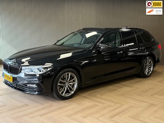 BMW 5-serie Touring 530d High Executive SPORT LINE AUT. PANORAMADAK TREKHAAK NAVIGATIE CAMERA KEYLESS-GO VIRTUAL COCKPIT CRUISE