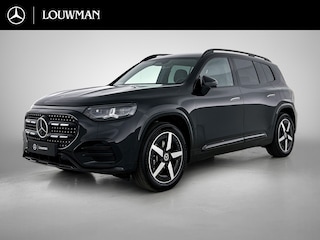 Mercedes-Benz GLB 200 Business Solution AMG 7p. 58 kWh | Premium plus pakket | Nightpakket | Trekhaak | Vast panoramadak | GUARD 360° | Burmester Surround Sound | Sportstoelen | Massage functie | 19” vijfspaaks lichtmetalen AMG-velgen |