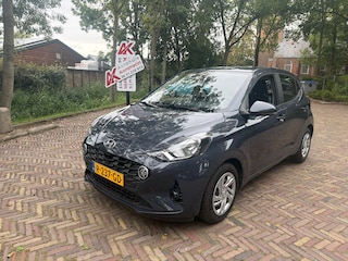 Hyundai i10 1.0 Comfort carplay. zijn altijd de goedkoopste met de beste Vakgarage BOVAG service.