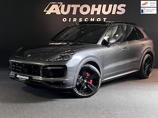 Porsche Cayenne 3.0 E-Hybrid Sport Design/Sport Chrono/Pano/HeadUp/Memory/360Camera/Trekhaak/Bose/Stuurverwarming/22"