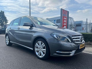 Mercedes-Benz B-klasse 200 Ambition | Airco | Adaptive Cruise Control | Panorama Dak | NAVI | Bluetooth | Lederen Bekleding