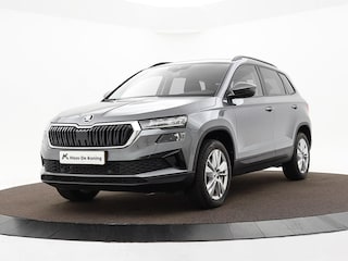 Skoda Karoq 1.5 TSI ACT 150pk DSG Business Edition · Camera · Inklap. Trekhaak · Keyless · Stuur- & Stoelverwarming · Apple/Android Car Play · ACC · Garantie t/m 02-07-2028 of 100.000km