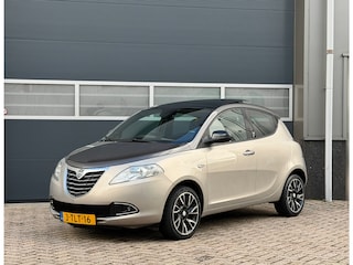Lancia Ypsilon 0.9 TwinAir Platinum bj.2014 5 Drs|Leder|Clima|Nap.