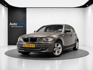 BMW 120i High Executive (LEDER, CRUISE, TREKHAAK, STOELVERWARMING)