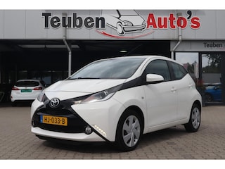 Toyota Aygo 1.0 VVT-i x-play | 2e Eigenaar | Airco | Achteruitrijcamera | Elektrisch pakket | Bluetooth
