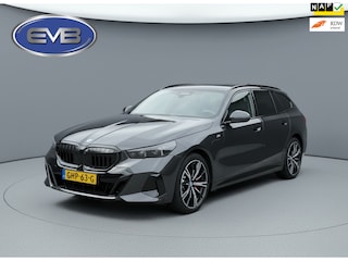 BMW 5-serie Touring 530e, M sport PRO, ALLE OPTIES, panoramadak, electr bedienbare trekhaak,b&w, nieuwprijs € 98781,- NL auto nap