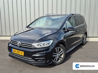 Volkswagen Touran 1.4 TSI Highline Business R 150 PK | Trekhaak | Achteruitrijcamera | Keyless | Elektr achterklep | Climate contr | Cruise contr adapt | Navigatie | Stoelverwarming | 17"LMV