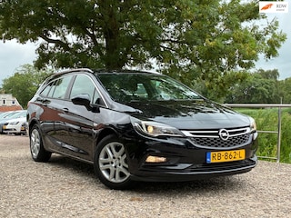 Opel Astra Sports Tourer 1.4 Business+ | Carplay + Cruise + Clima + Navi nu €4.975,-!!!