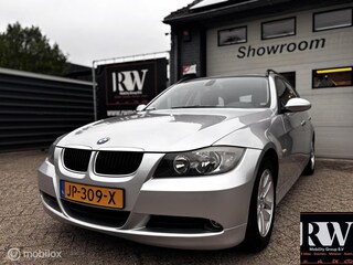 BMW 3-serie Touring 320i *A/C*TREKHAAK*PDC*APK 06-2027*