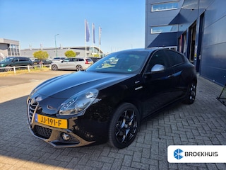 Alfa Romeo Giulietta 1.4 Turbo MultiAir Sprint | Automaat | Navigatie | Full LED | NL auto | 93.000km | Parkeersensoren | Climate control |