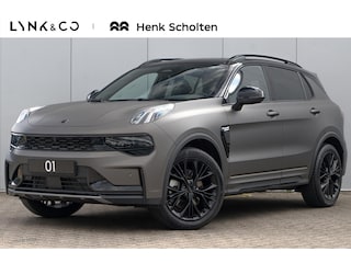 Lynk & Co 01 276PK More | Wrap Matte Charcoal | 360 Graden Camera | Harman Kardon | Panoramadak | Elektrisch bedienbare voorstoel met geheugen | Keyless Entry | Getint glas | Adaptieve Cruise Control | Dodehoekassistent | Sfeerverlichting | Stuurwielverwarming | Stoelverwarming