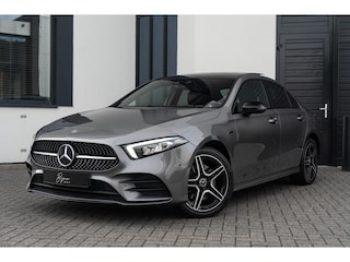 Mercedes-Benz A-klasse 250 e AMG NIGHT PANO / AMBI LED / CARPLAY