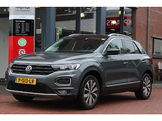 Volkswagen T-Roc 1.5 TSI Aut.*Sport* | Trekhaak | Carplay | Stoelverwarming | Adaptieve Cruise & Climate Control | Camera | PDC | Privacy | Navigatie | Bluetooth |