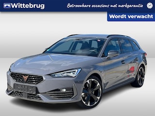 Cupra Leon 1.4 e-Hybrid 204pk Performance DSG Automaat / Navigatie / LM 18 inch / Park Assist / Camera / APP / Full LED / Wegkl trekhaak
