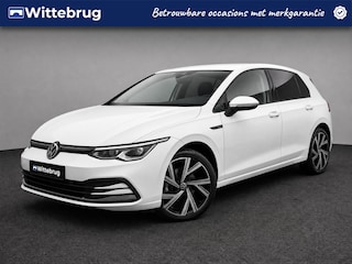 Volkswagen Golf 1.5 TSI 130pk Style / Navigatie / LM 18 inch / Camera / Parkeersensoren / Digital cockpit / APP