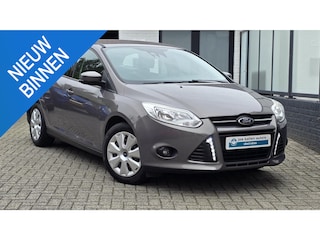 Ford Focus Wagon 1.0 EcoBoost Trend 100pk Airco, Blis, PDC, Led, Trekhaak, Nieuwe Riem, Nieuwe Koppeling, All Weather. Topstaat.