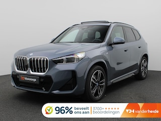 BMW X1 xDrive25e 245PK Aut. M-Sport, Pano-Schuifdak, Keyless, Digital Key, Stoelverwarming, LED verlichting, Trekhaak, 19" LM Velgen