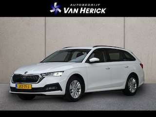 Skoda Octavia Combi 1.0 TSI Ambition | Keyless | Achteruitrijcamera | Stoelverwarming | Navigatie