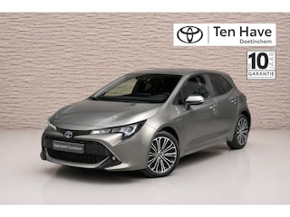 Toyota Corolla 1.8 Hybrid Dynamic Automaat | Apple Carplay / Android auto | Stoelverwarming | 7 inch digitaal instrumentenpaneel | Regensensor | Automatisch dimmende binnenspiegel | Schakelflippers achter stuur (al