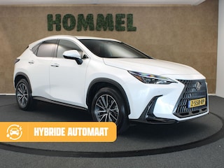 Lexus NX 350h AWD Luxury Line - ALARM KLASSE 3 - PARKEER SENSOREN VOOR EN ACHTER - DODEHOEK DETECTIE - KEYLESS ENRTY & START - STOEL EN STUUR VERWARMING - NAVIGATIE - APPLE CARPLAY/ANDROID AUTO