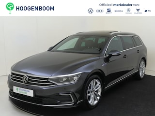Volkswagen Passat Variant 1.4 TSI PHEV GTE Business | SoH 100% | Panoramadak | Trekhaak | Achteruitrijcamera | Bestuurdersstoel met memory | Matrix LED verlichting | Keyless | Adaptieve cruise control | Dodehoekdetectie | Stoelverwarming | Sfeerverlichting |