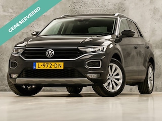 Volkswagen T-Roc 1.0 TSI Sport (PANORAMADAK, VIRTUAL COCKPIT, APPLE CARPLAY, GROOT NAVI, CAMERA, STOELVERWARMING, SPORTSTOELEN, GETINT GLAS, LED KOPLAMPEN, ADAPTIVE CRUISE, NIEUWSTAAT)