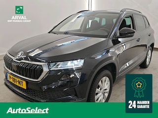 Skoda Karoq 1.0 TSI 110pk Business Edition | Trekhaak | Half Leder/Stof | LED | CarPlay | Navigatie | ECC | Sunset | 16" Velgen