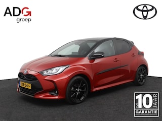 Toyota Yaris 1.5 Hybrid Executive | Leder Stof bekleding | Navigatie | Panoramadak | Stoelverwarming |