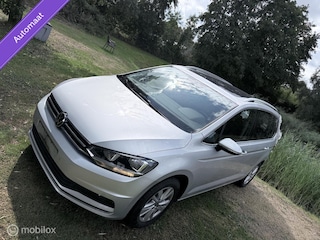 Volkswagen Touran HIGHLINE 5PERS 1.5 AUTOMAAT €15.400,-