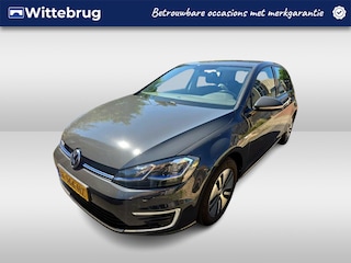 Volkswagen Golf E-DITION 136pk / Navigatie / Camera / Parkeersensoren / LM 16 inch / LED