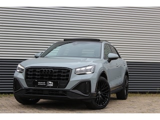 Audi Q2 35 TFSI 2x S-Line | Panoramadak | Matrix | Trekhaak | Elektrische kofferbak | Camera | Sfeerverlichting | Black optik |