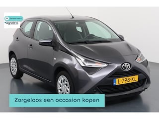 Toyota Aygo 1.0 VVT-i x-play Handzame stadsauto met slimme extra's