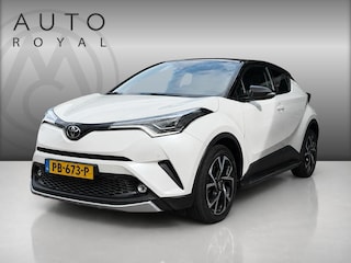 Toyota C-HR 1.2 Bi-Tone Plus DODEHOEK DETECTIE | LANE ASSISTENT | JBL AUDIOSYSTEM | DEALER ONDERHOUDEN | LED PAKKET | NAVIGATIE | DAB RADIO | CRUISECONTROL| PARKEERSENSOREN | STOELVERWARMING |