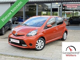 Toyota Aygo 1.0 VVT-i Comfort Orange AIRCO 5DRS TOERENTELLER