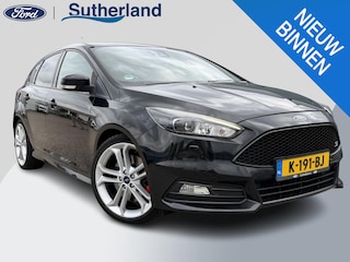 Ford Focus 2.0 ST-3 250pk | Winterpack | Driver Assistance pack | Xenon | SYNC 3 Navigatie